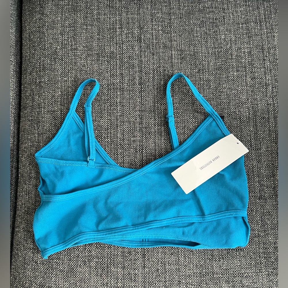 NWT UO seamless criss cross tank size M/L